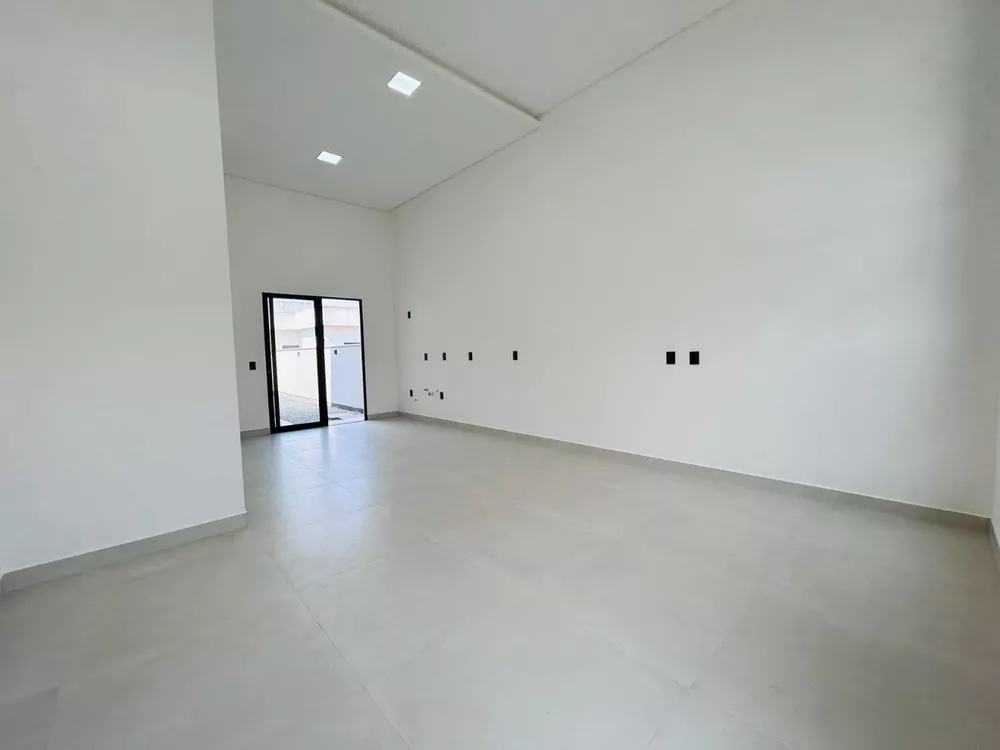 Casa à venda com 3 quartos, 216m² - Foto 3