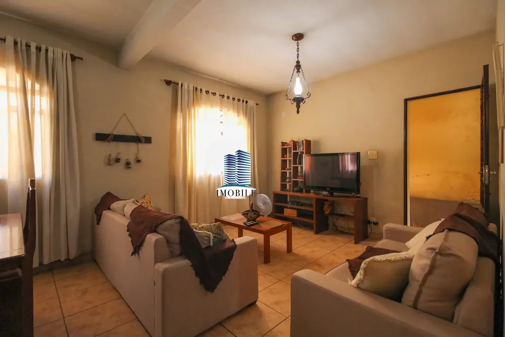 Casa, 4 quartos, 187 m² - Foto 1