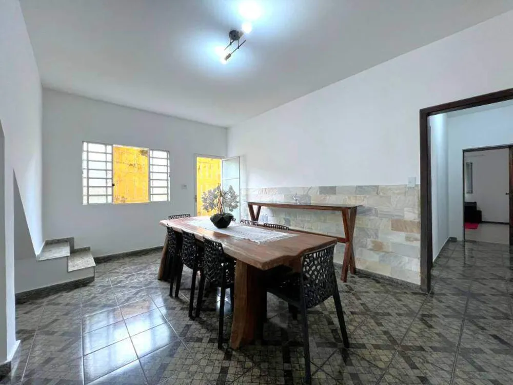 Casa, 6 quartos, 300 m² - Foto 3