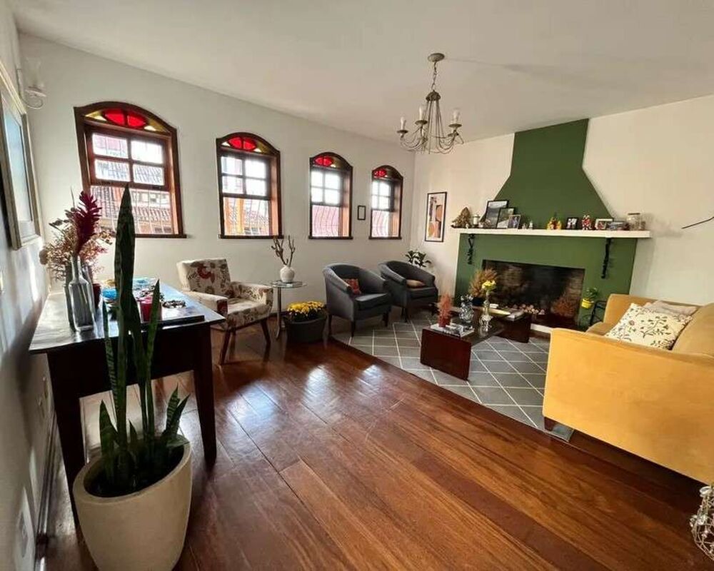 Casa à venda com 7 quartos, 270m² - Foto 2