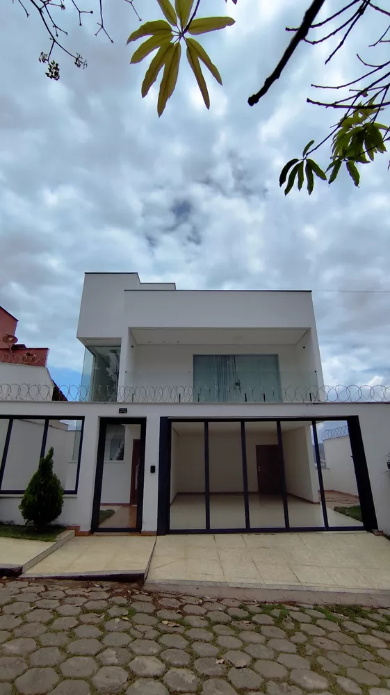 Casa à venda com 3 quartos, 400m² - Foto 2