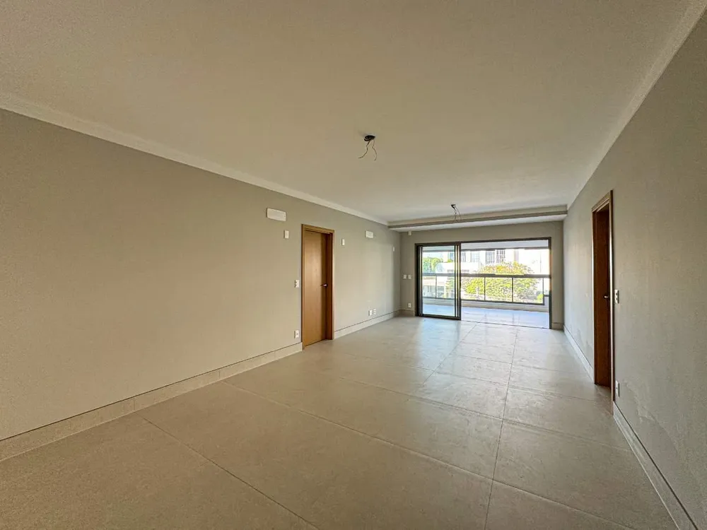 Apartamento, 3 quartos, 191 m² - Foto 1