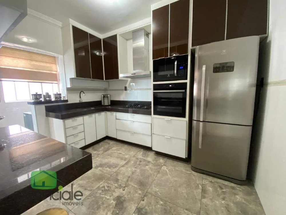 Cobertura, 3 quartos, 242 m² - Foto 14