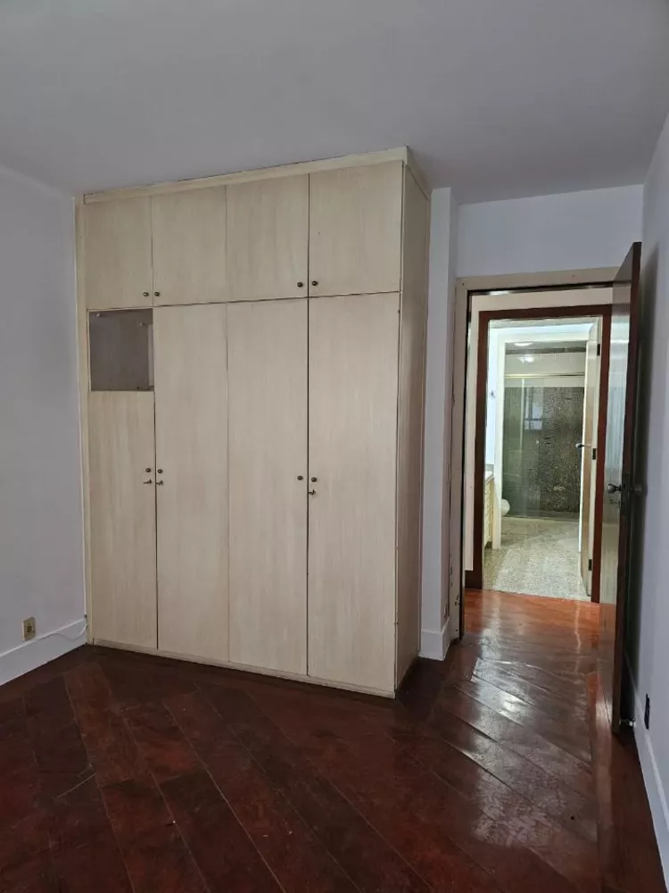 Apartamento à venda com 4 quartos, 200m² - Foto 11