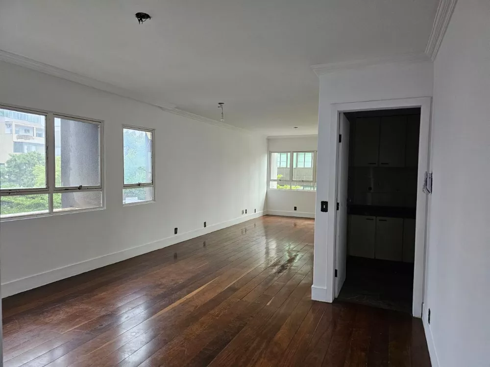 Apartamento à venda com 4 quartos, 200m² - Foto 3