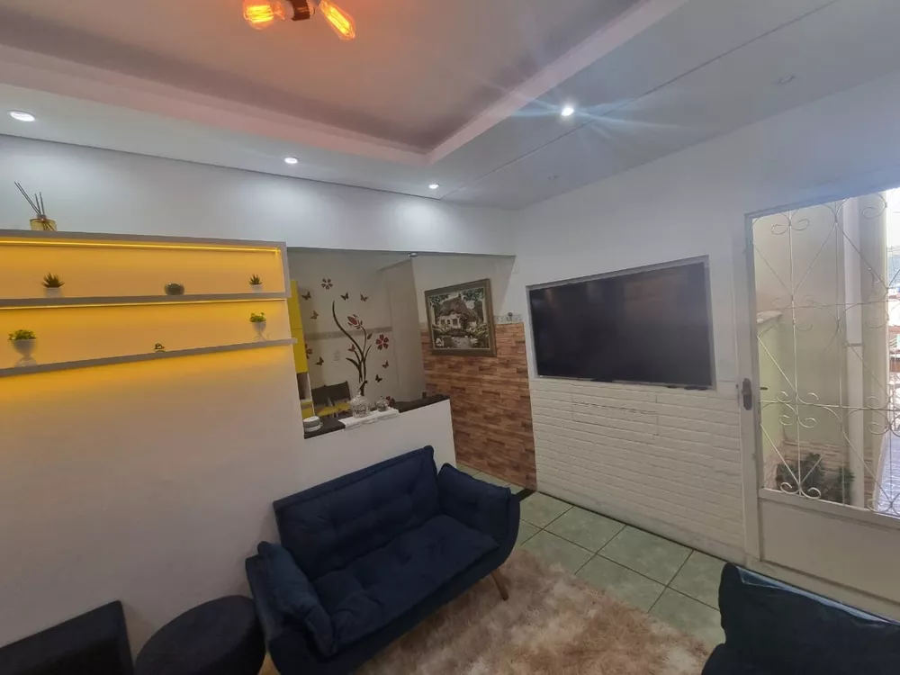 Casa à venda com 2 quartos, 70m² - Foto 4