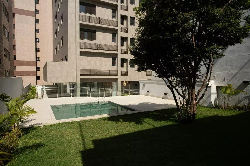 Apartamento à venda com 4 quartos, 145m² - Foto 1