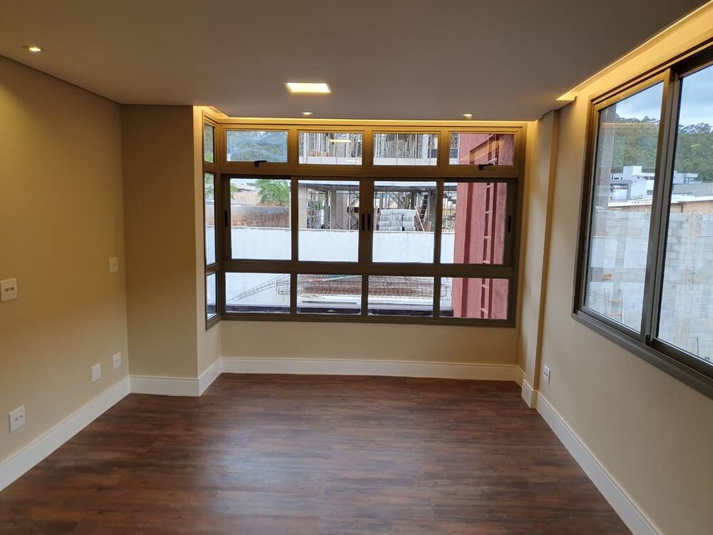 Casa à venda com 5 quartos, 700m² - Foto 2