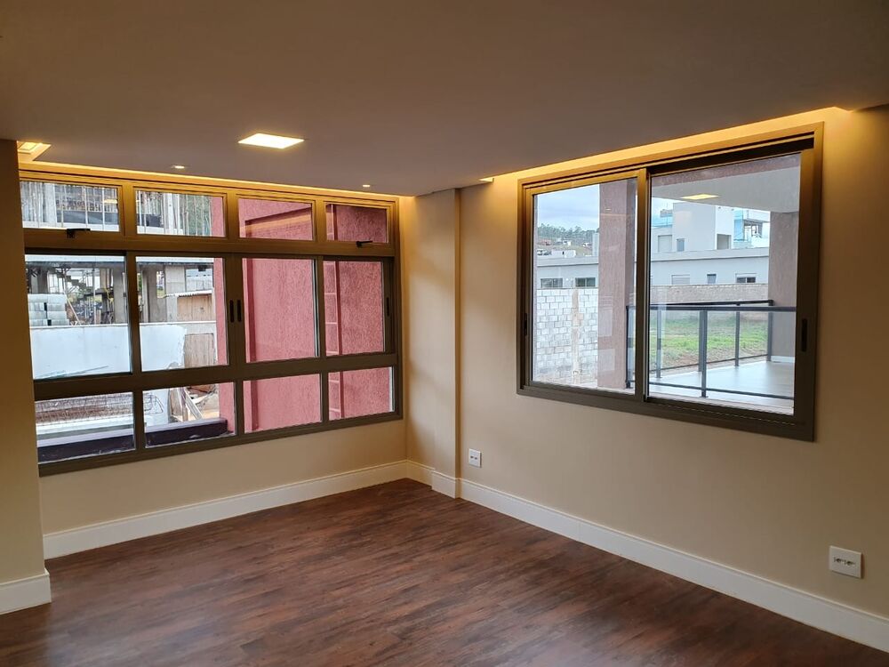 Casa à venda com 5 quartos, 700m² - Foto 4