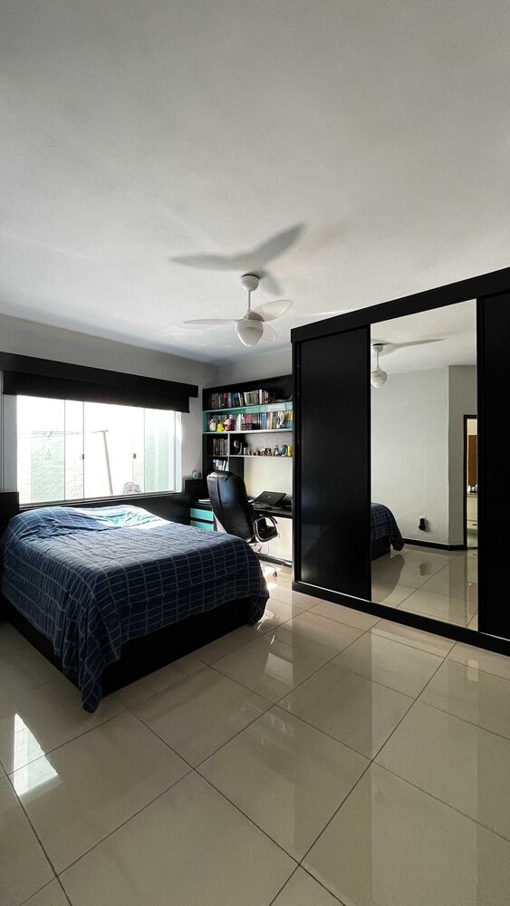 Casa à venda com 4 quartos, 326m² - Foto 5