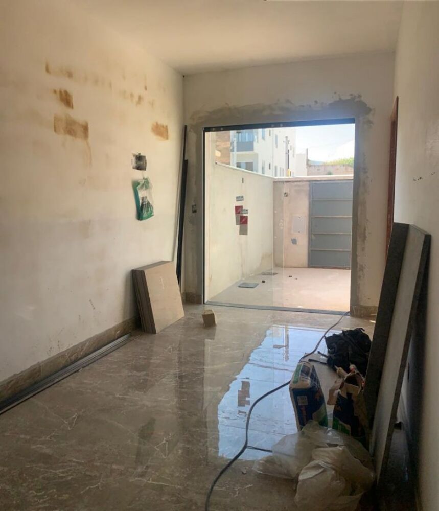 Casa à venda com 2 quartos, 200m² - Foto 2