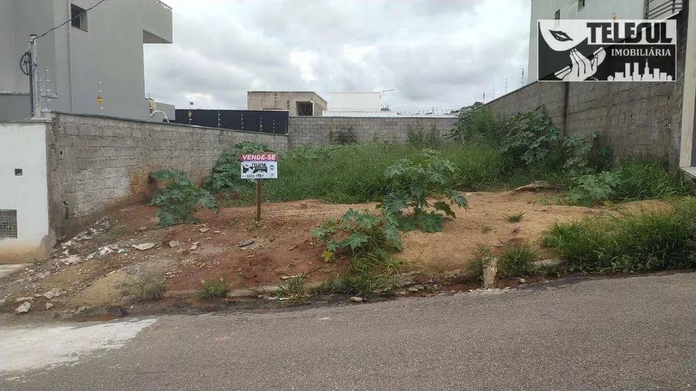 Terreno à venda, 200m² - Foto 1