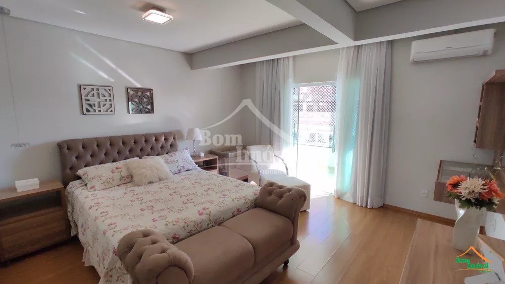 Apartamento à venda com 3 quartos, 180m² - Foto 7