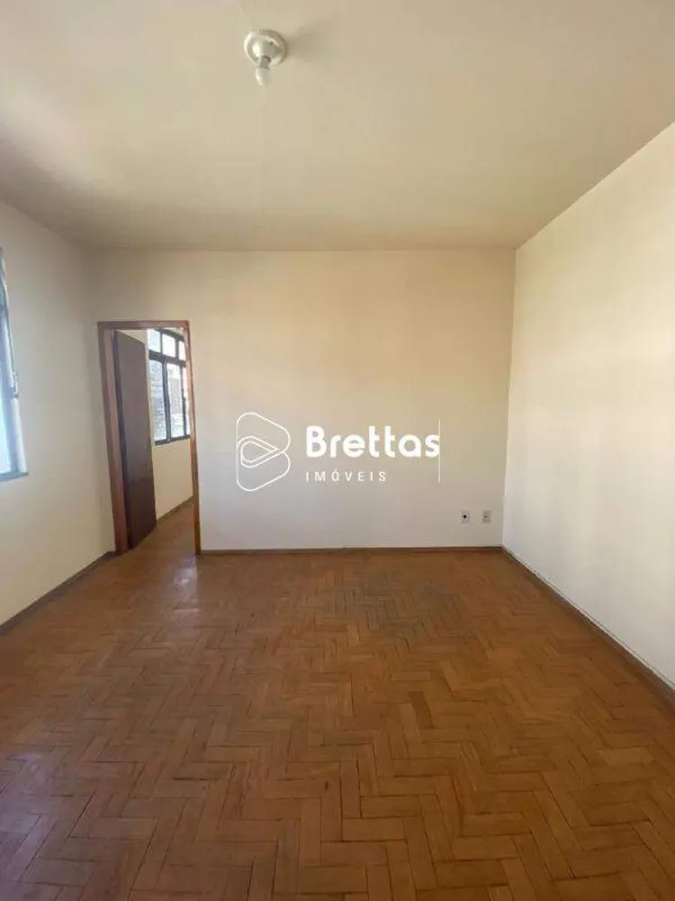 Casa, 4 quartos, 240 m² - Foto 1