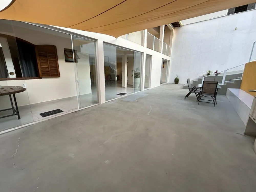 Casa, 5 quartos, 282 m² - Foto 1