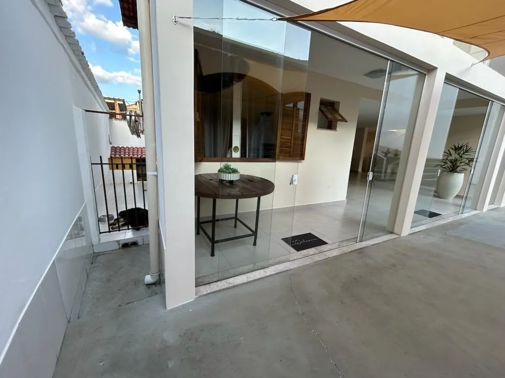 Casa, 5 quartos, 282 m² - Foto 2