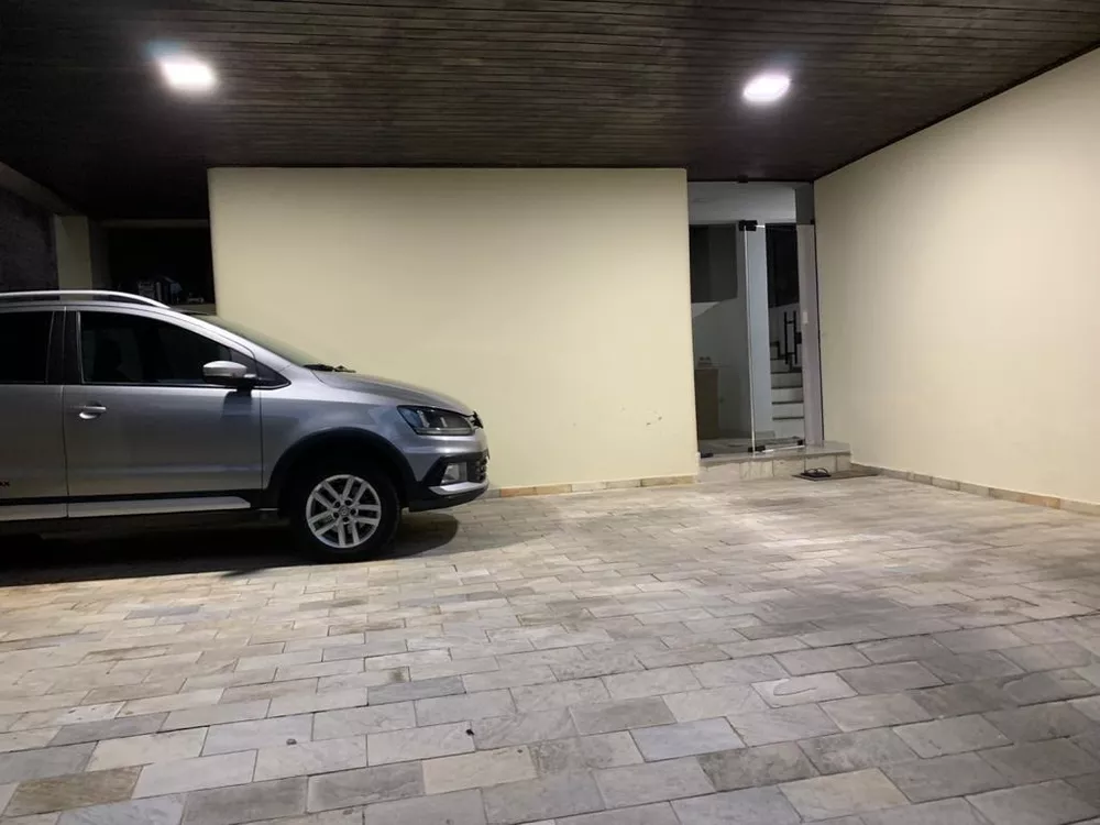 Casa à venda com 3 quartos, 323m² - Foto 2