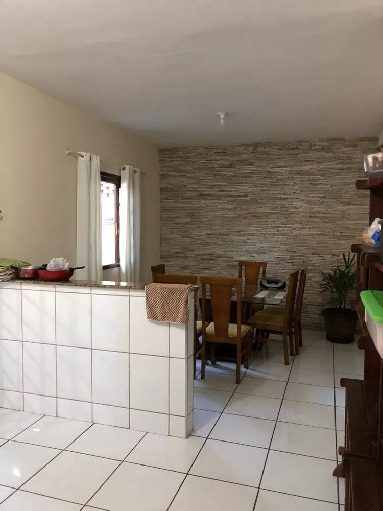 Casa à venda com 3 quartos, 200m² - Foto 8