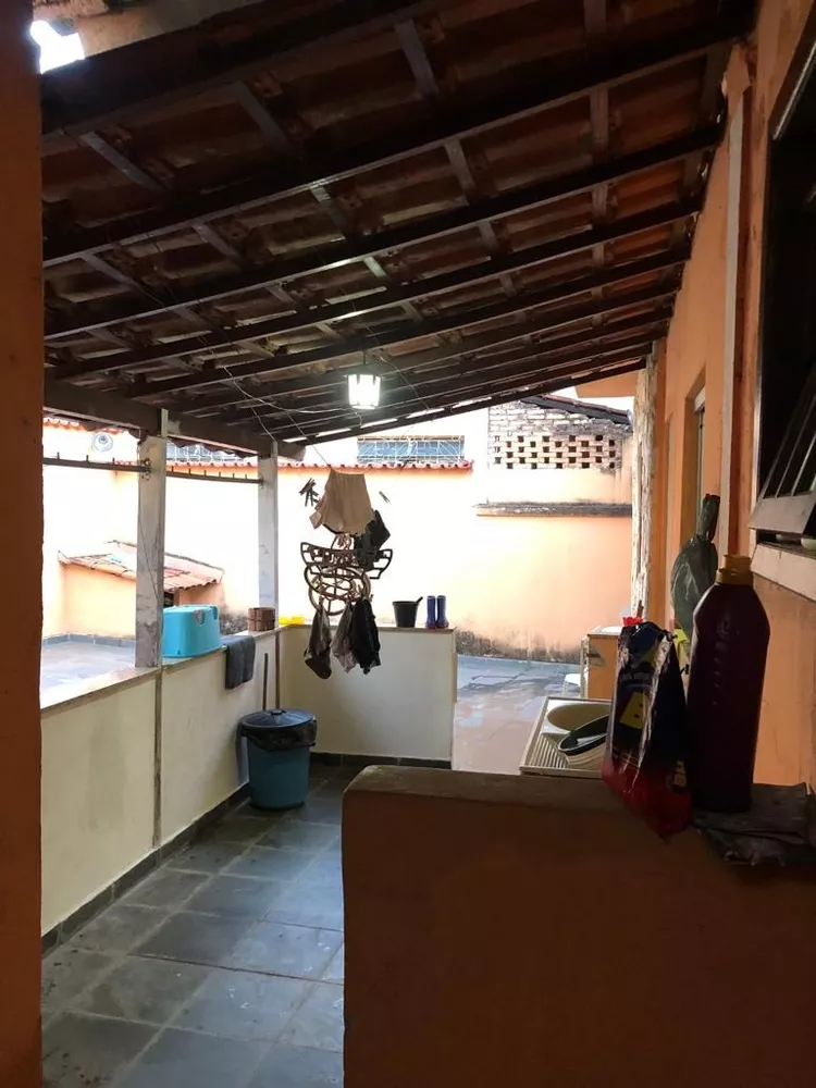 Casa à venda com 3 quartos, 200m² - Foto 12