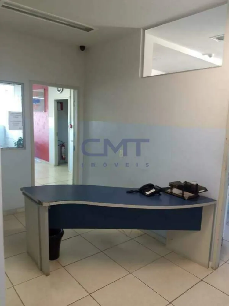 Loja-Salão, 740 m² - Foto 1