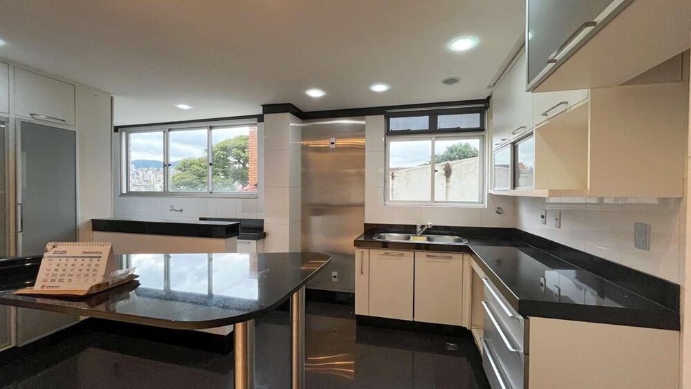 Apartamento à venda com 4 quartos, 126m² - Foto 2