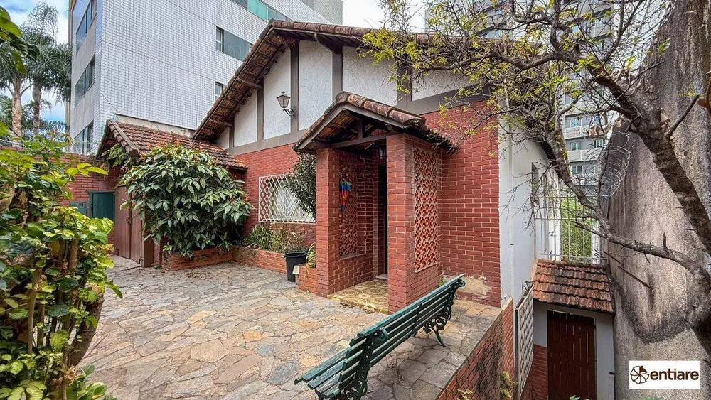 Casa, 4 quartos, 313 m² - Foto 1