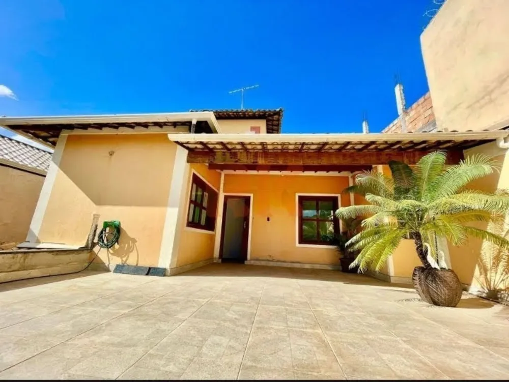 Casa, 4 quartos, 186 m² - Foto 1