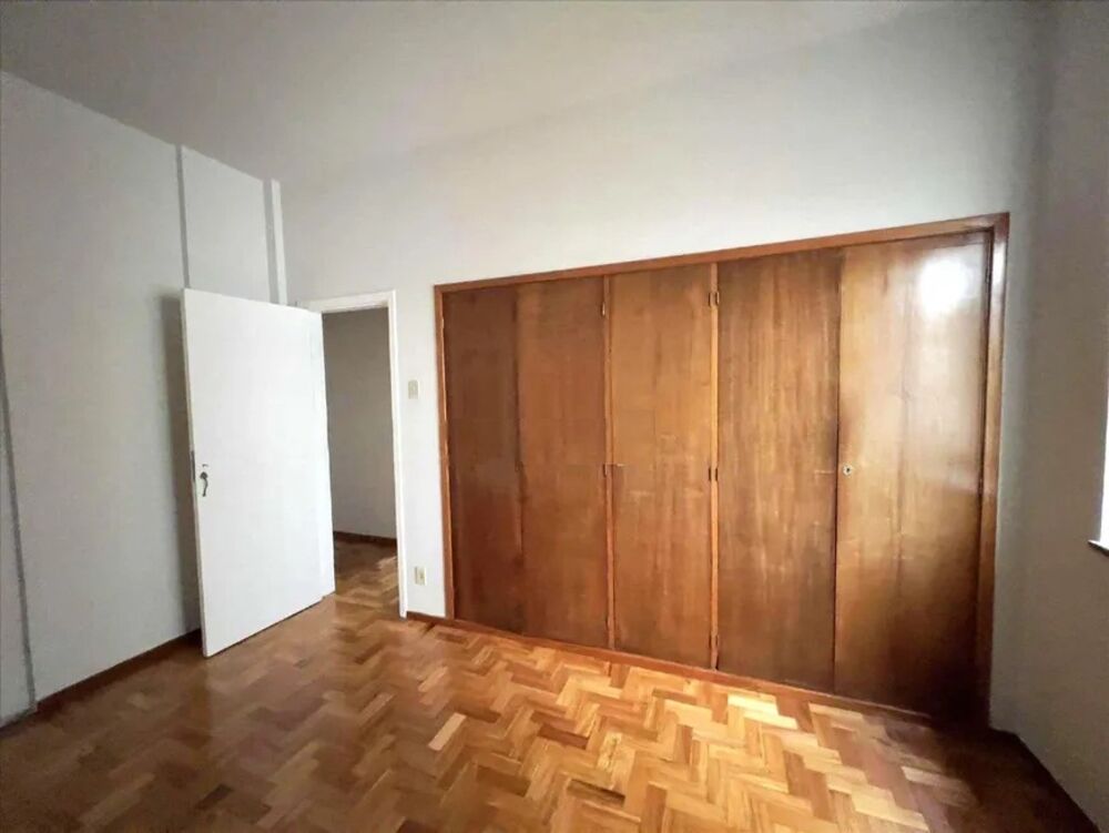 Apartamento à venda com 3 quartos, 135m² - Foto 4