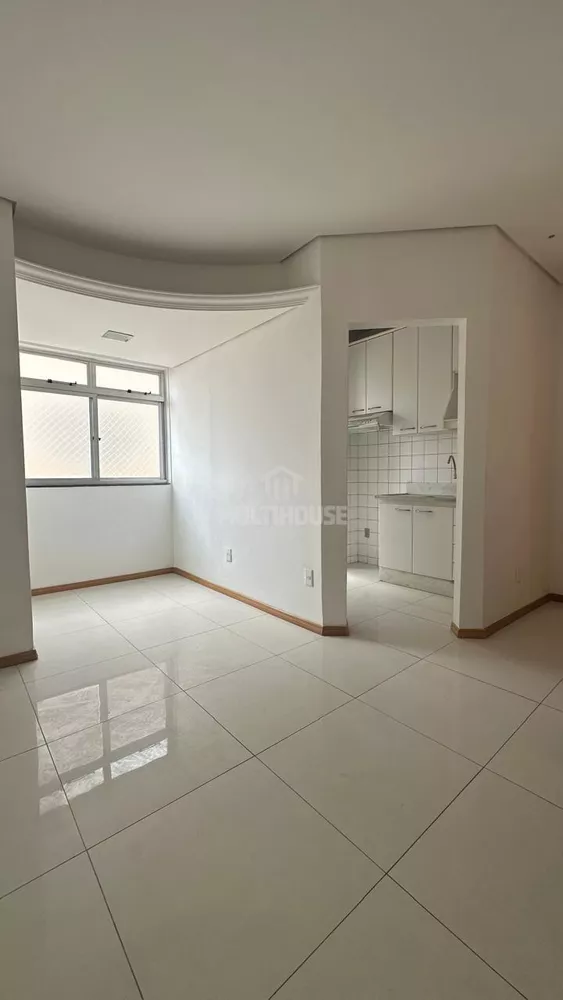 Apartamento à venda com 2 quartos, 60m² - Foto 2