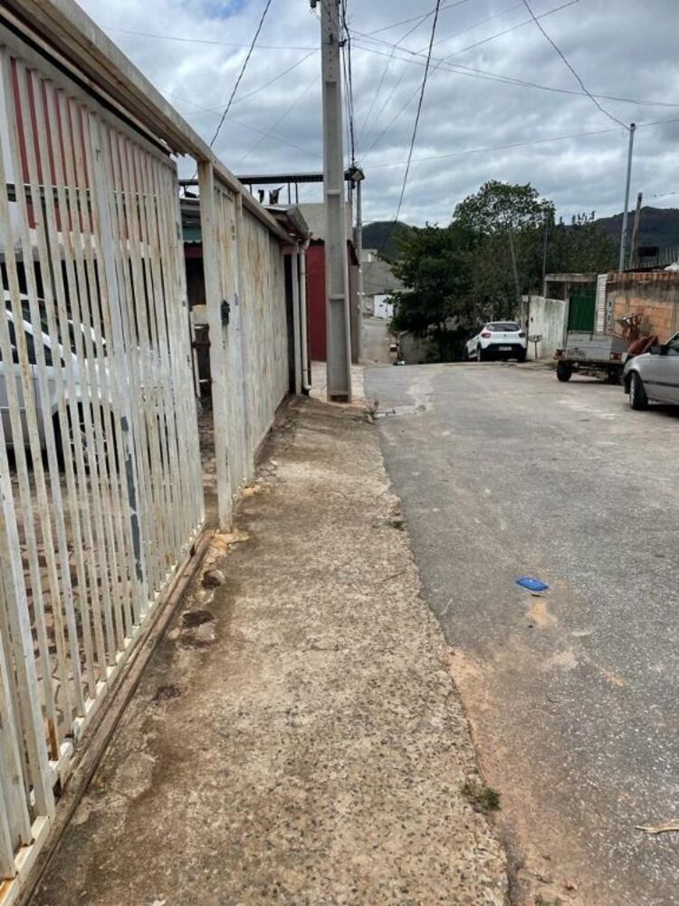 Casa à venda com 2 quartos, 51m² - Foto 2