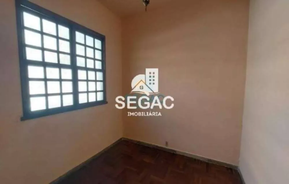 Casa à venda com 5 quartos, 270m² - Foto 3