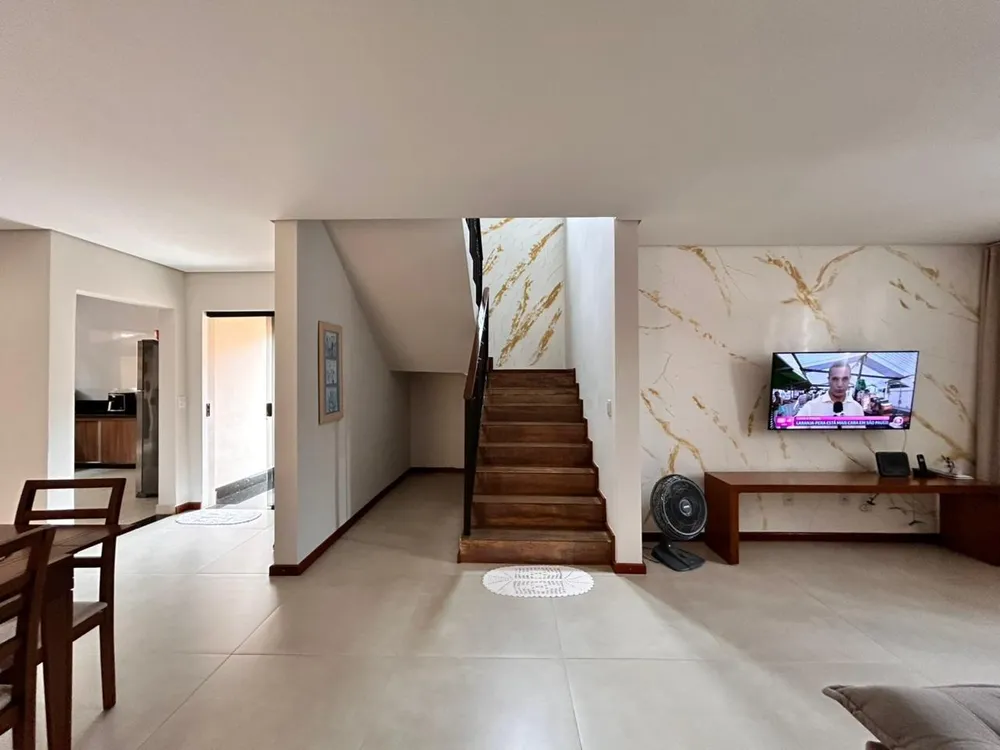 Casa, 4 quartos, 216 m² - Foto 3