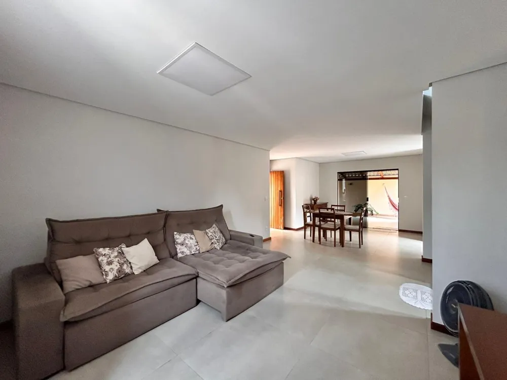 Casa, 4 quartos, 216 m² - Foto 2