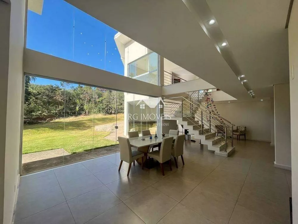 Casa de Condomínio à venda com 3 quartos, 440m² - Foto 1