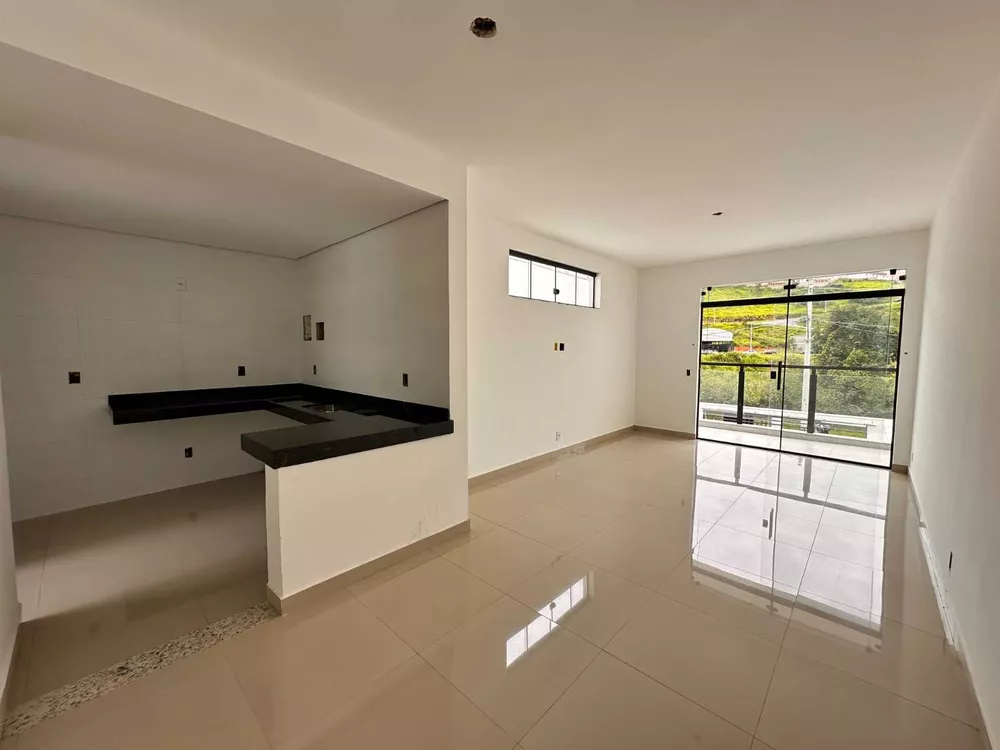 Casa à venda com 3 quartos, 80m² - Foto 1