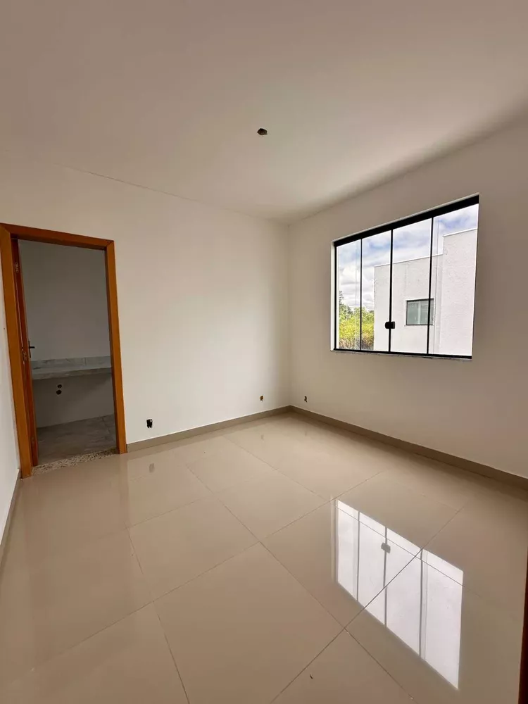 Casa à venda com 3 quartos, 80m² - Foto 4