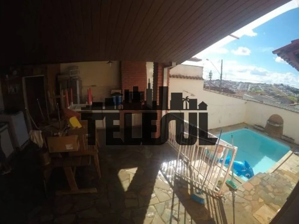 Casa, 3 quartos, 300 m² - Foto 1