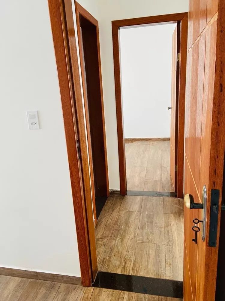 Casa à venda com 3 quartos, 100m² - Foto 3