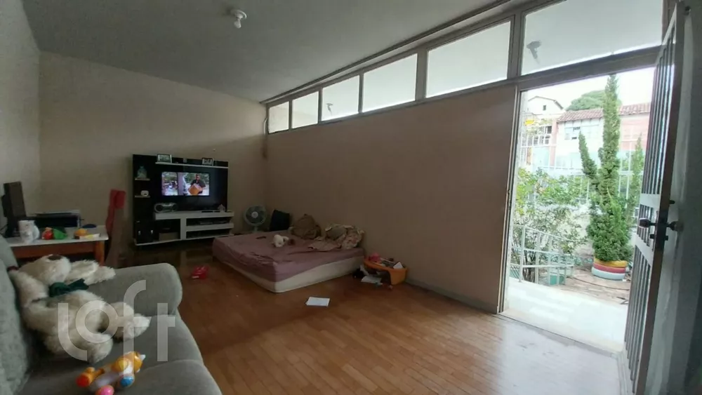 Casa à venda com 5 quartos, 350m² - Foto 2