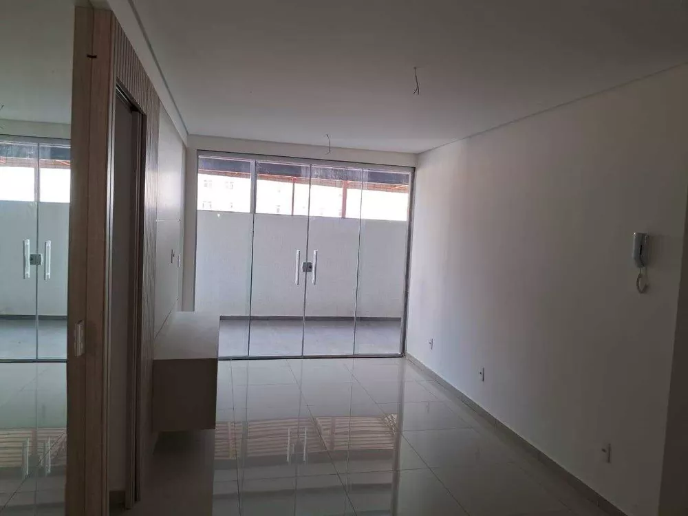 Apartamento à venda com 3 quartos, 96m² - Foto 1