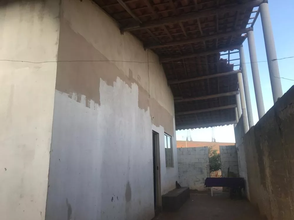 Casa à venda com 3 quartos, 240m² - Foto 3