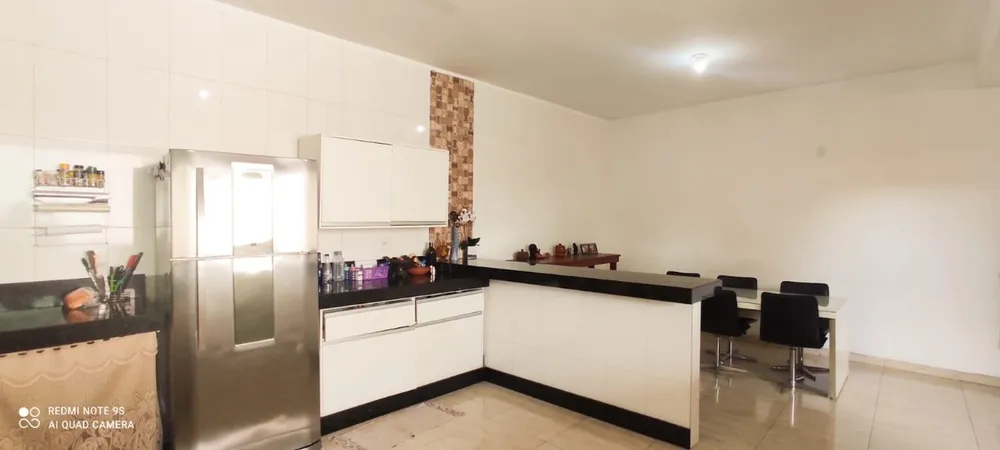 Casa, 6 quartos, 220 m² - Foto 1