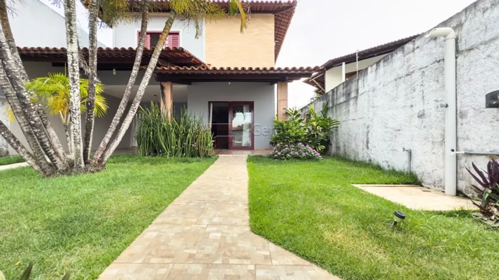 Casa de Condomínio para alugar com 4 quartos, 195m² - Foto 2