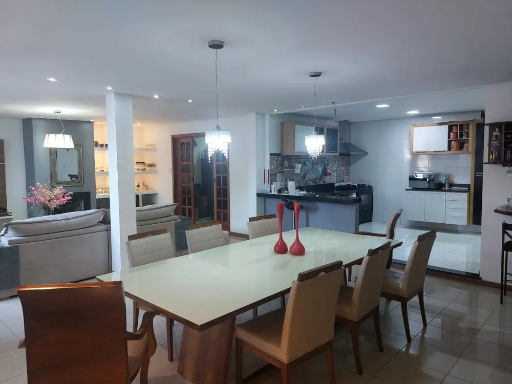 Casa, 4 quartos, 316 m² - Foto 2