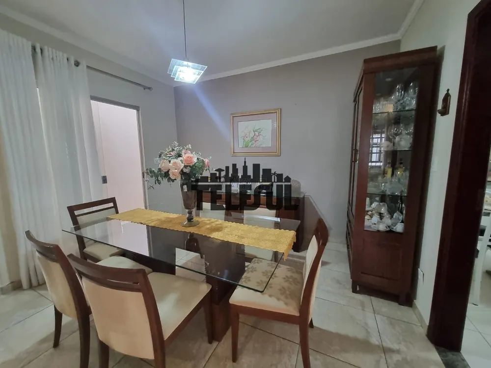 Casa, 3 quartos, 245 m² - Foto 11