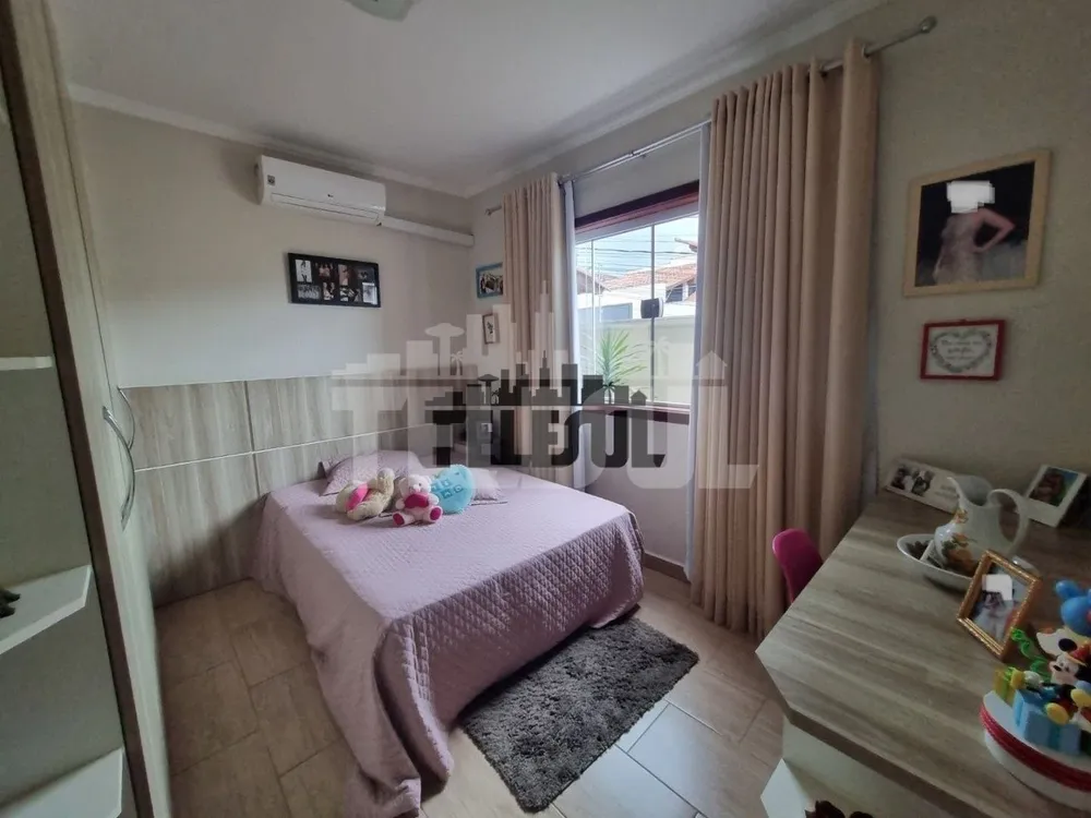 Casa, 3 quartos, 245 m² - Foto 20