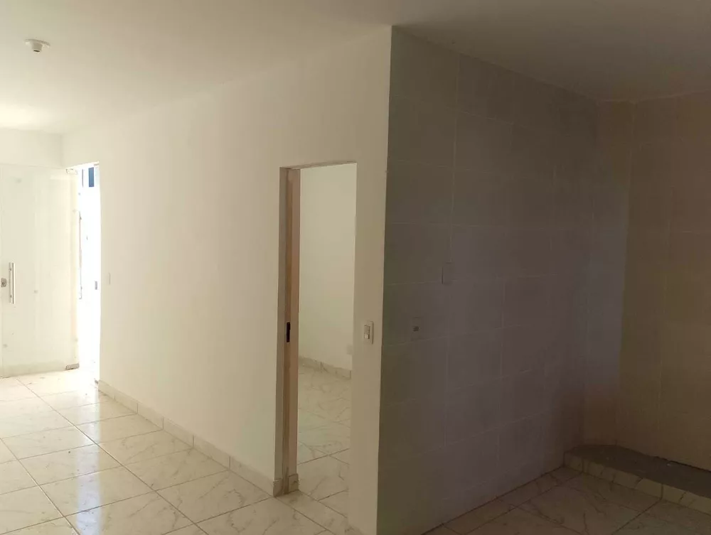 Casa à venda com 2 quartos, 54m² - Foto 2