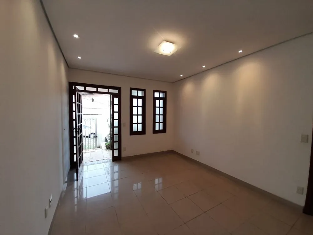 Casa, 3 quartos, 255 m² - Foto 1