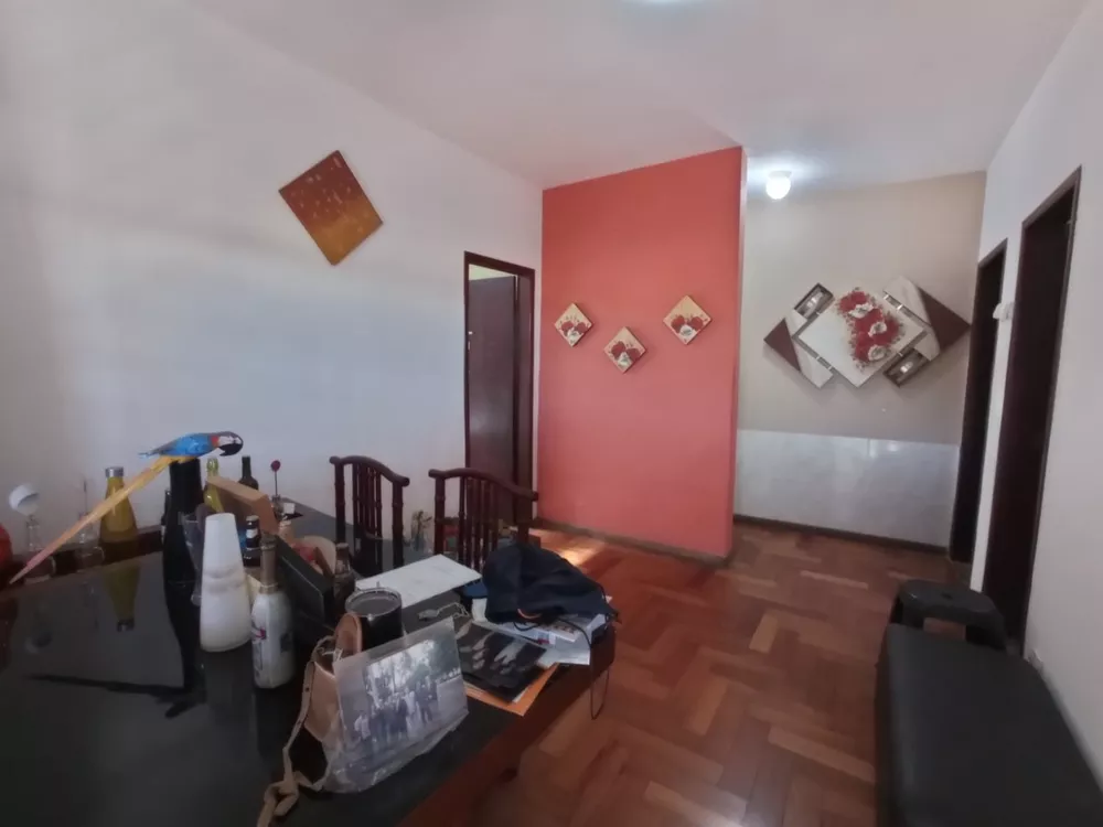 Casa à venda com 3 quartos, 158m² - Foto 2