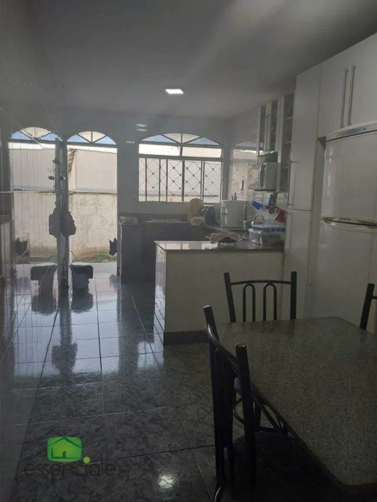 Casa, 4 quartos, 250 m² - Foto 23